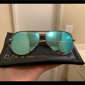 Aviator blue mirror sunnies